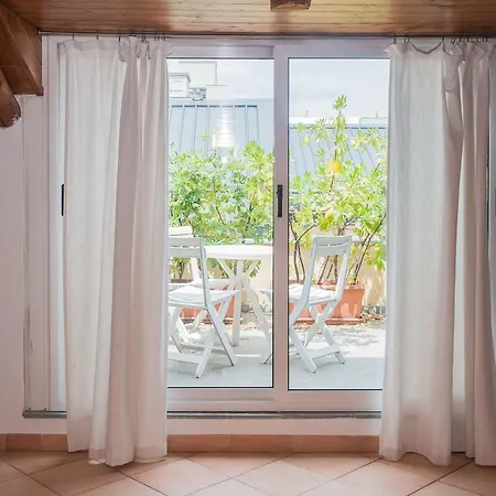 Apartment Lungo Po 25 *